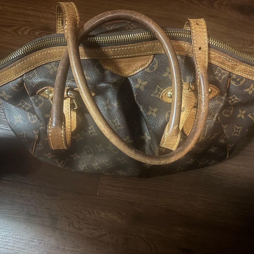 Authentic Louis Vuitton Tivoli GM Brown - Picture 5 of 16